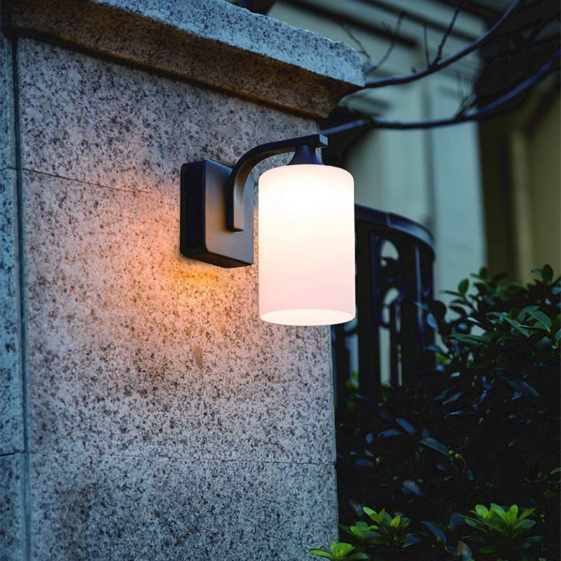 Den-gan-tuong-ban-cong-chieu-sang-san-vuon-HG5771-0